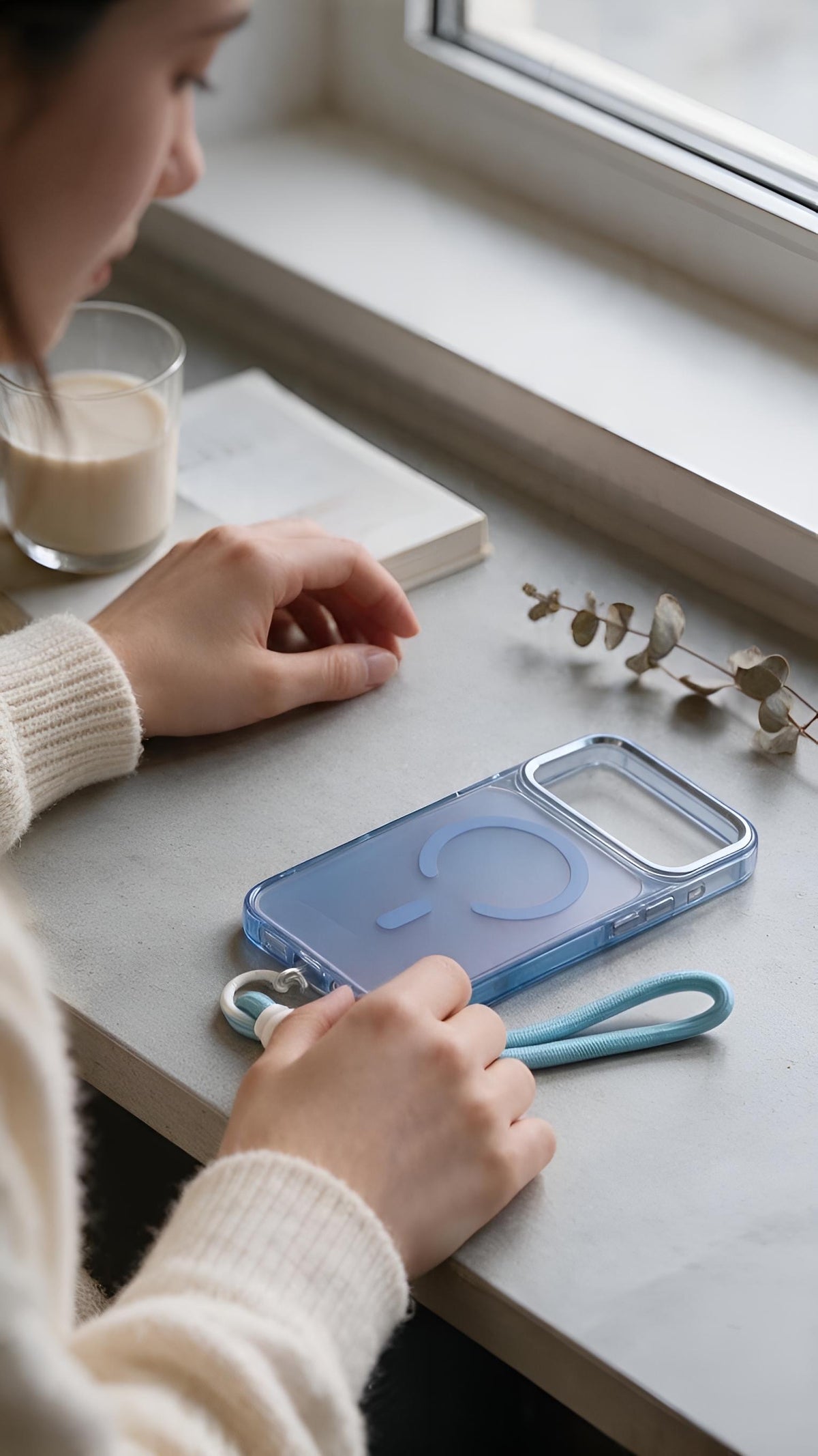 Blue Strap Tornasol Funda con acabado tornasol y botones metálicos para iPhone