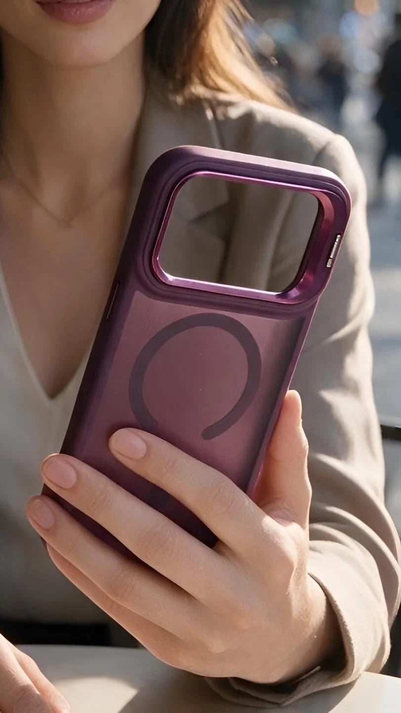 Funda trasera wine matte super armour con bordes elevados y logo magsafe circular para iphone